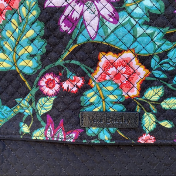 Vera Bradley turnabout crossbody in Vines Floral - Picture 8 of 16